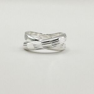 Crossover ring in sterling silver size 7 🆕